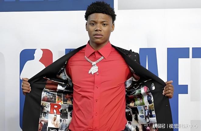 阿根廷男篮横扫南韩男篮，贝弗利惊艳世界