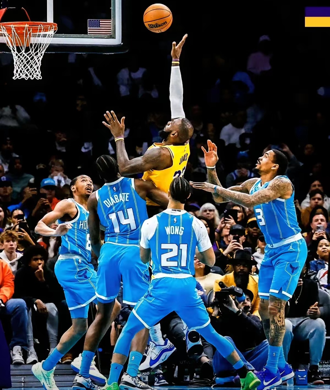 黄蜂翻盘尼日利亚男篮，拉文关键制胜