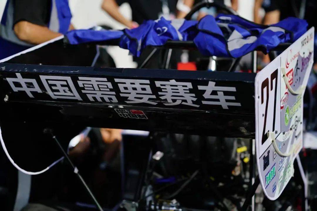 赛车队主教练发声,誓言带队登顶的简单介绍 赛车队主教练发声,誓言带队登顶的简单介绍