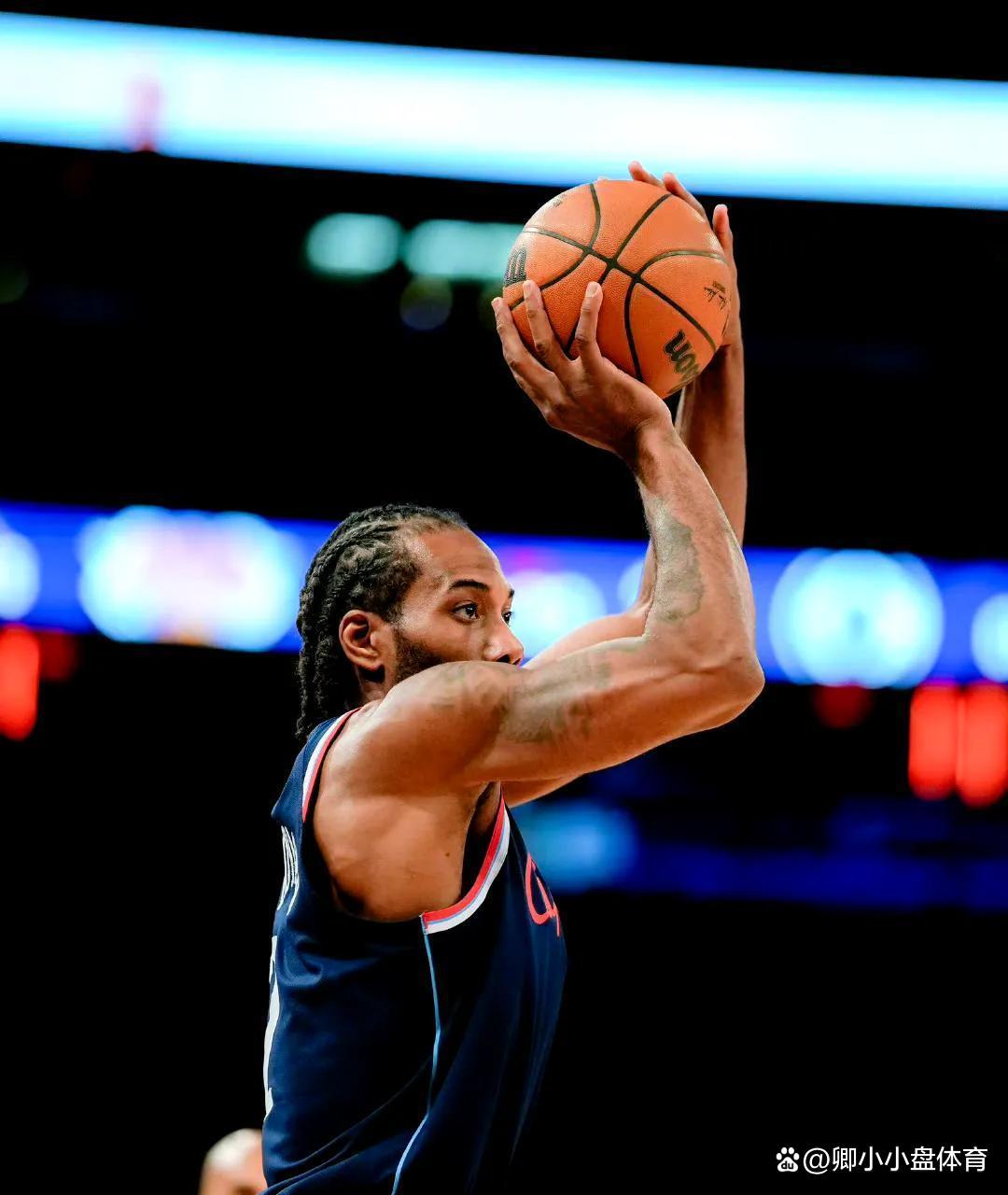 尼克斯完胜福建队，伦纳德惊艳四座